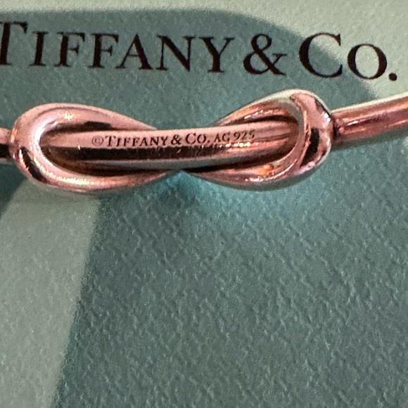 Tiffany Infinity Knot cuff - Picture 6 of 8